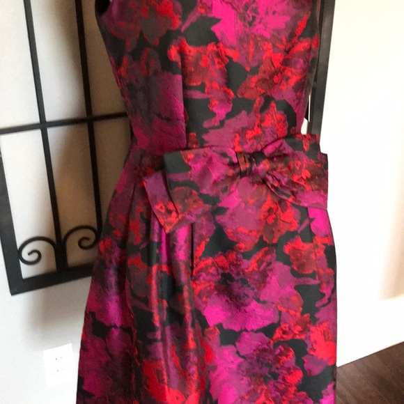 TAHARI BLACK/MAGENTA/RED BOW FRONT DRESS 6 - Picture 5 of 8